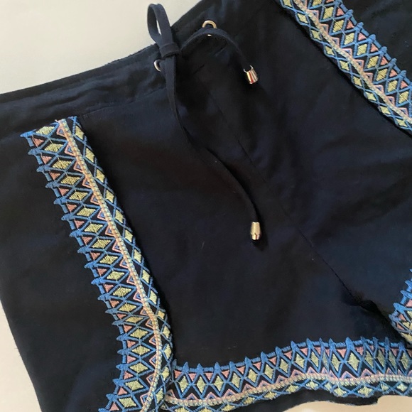 JOA Los Angeles Embroidered Boho Shorts - Picture 2 of 7